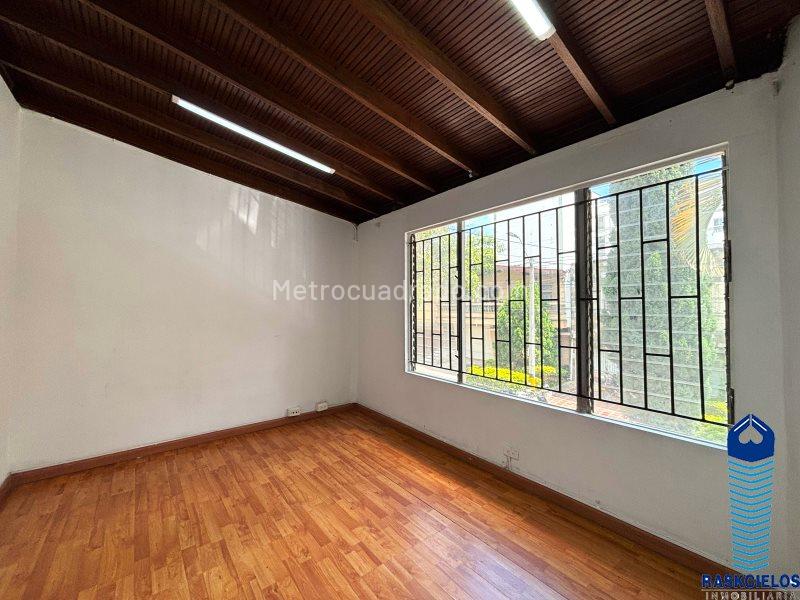 Functional 4BR House in Exclusive El Nogal - 6