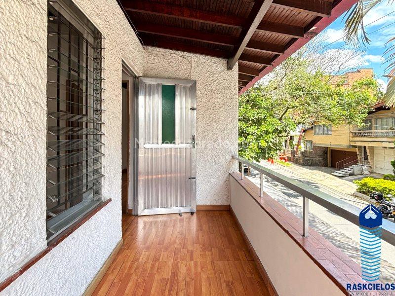 Functional 4BR House in Exclusive El Nogal - 8