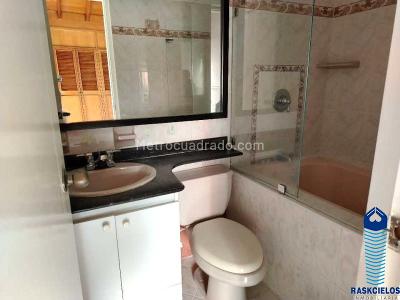Apartamento de 2 alcobas en venta en La Castellana, Medellín, 90 m² · foto 3 de 10
