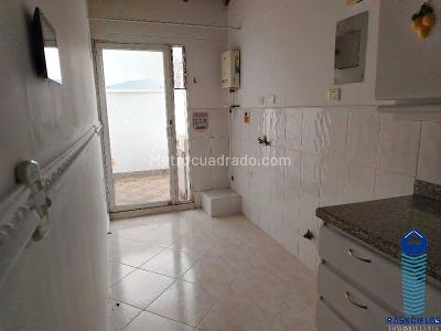 Apartamento de 2 alcobas en venta en La Castellana, Medellín, 90 m² · foto 7 de 10
