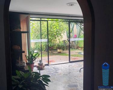 Casa de 5 alcobas en venta en Belen, Medellín, 267 m² · foto 2 de 12