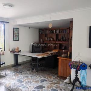 Casa de 5 alcobas en venta en Belen, Medellín, 267 m² · foto 4 de 12
