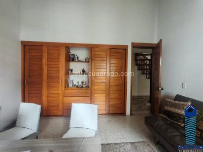 Casa de 5 alcobas en venta en Belen, Medellín, 267 m² · foto 11 de 12