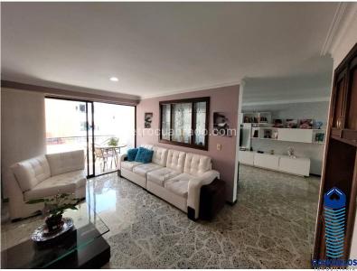 Apartamento en venta en El Nogal, Medellín · foto 2 de 14