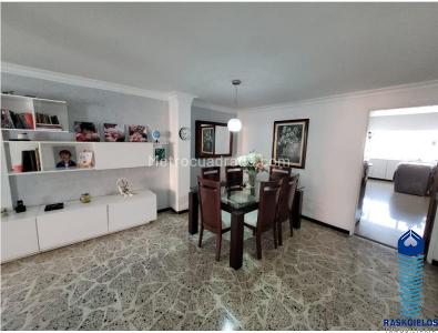 Apartamento en venta en El Nogal, Medellín · foto 3 de 14