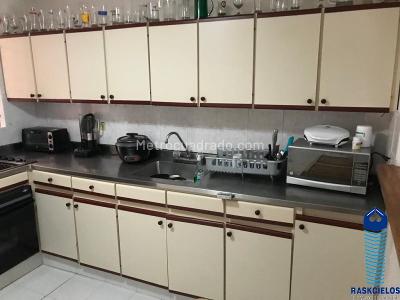 Casa de 5 alcobas en venta en Belen Rosales, Medellín, 200 m² · foto 2 de 16
