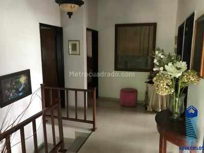 Casa de 5 alcobas en venta en Belen Rosales, Medellín, 200 m² · foto 4 de 16