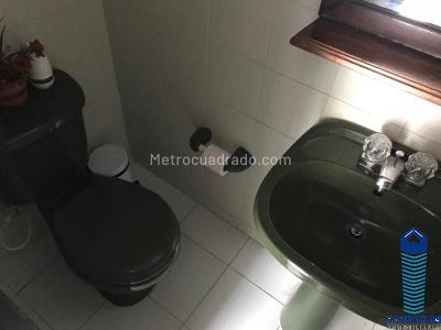 Casa de 5 alcobas en venta en Belen Rosales, Medellín, 200 m² · foto 15 de 16