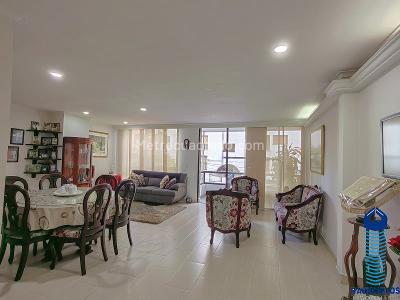 Apartamento de 4 alcobas en venta en Laureles, Medellín, 166 m² · foto 2 de 20