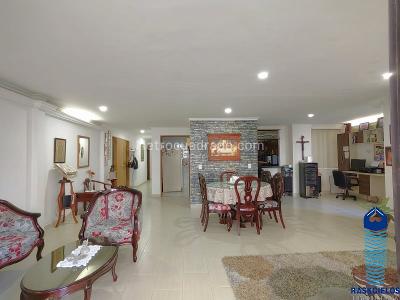 Apartamento de 4 alcobas en venta en Laureles, Medellín, 166 m² · foto 3 de 20