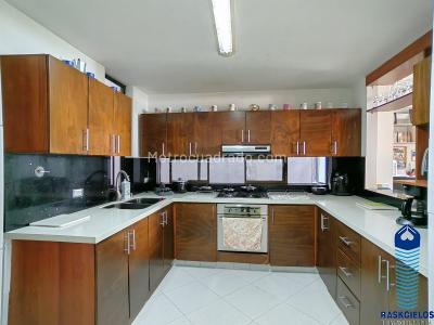 Apartamento de 4 alcobas en venta en Laureles, Medellín, 166 m² · foto 8 de 20