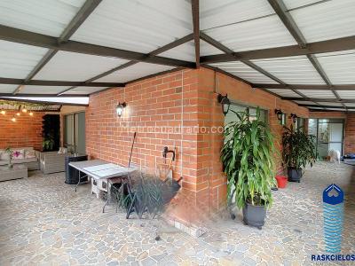 Apartamento de 3 alcobas en venta en Aves Marias, Sabaneta, 161 m² · foto 2 de 20