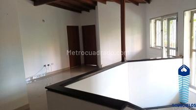 Casa de 5 alcobas en venta en Belen Alameda, Medellín, 320 m² · foto 6 de 19