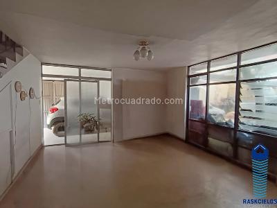 Casa de 4 alcobas en venta en El Nogal, Medellín, 232 m² · foto 2 de 15