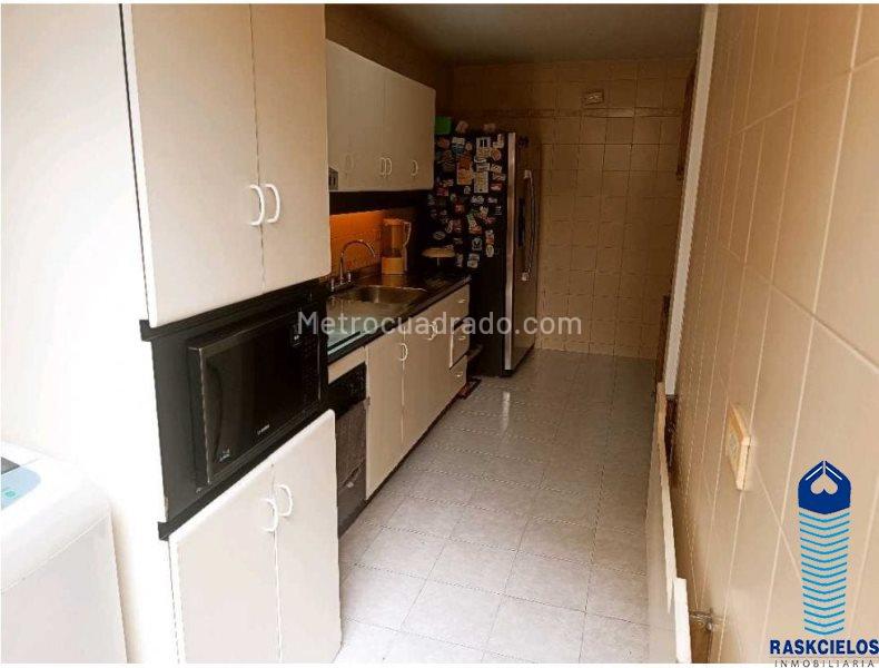 Piso – Medellín, La Castellana, Laureles-Estadio - Más