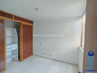 Apartamento de 4 alcobas en venta en Loma De Los Bernal, Medellín, 110 m² · foto 9 de 20
