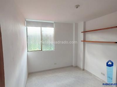 Apartamento de 4 alcobas en venta en Loma De Los Bernal, Medellín, 110 m² · foto 13 de 20