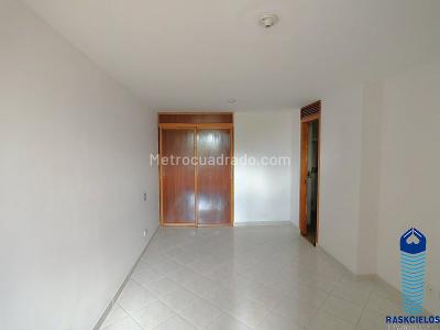 Apartamento de 4 alcobas en venta en Loma De Los Bernal, Medellín, 110 m² · foto 15 de 20
