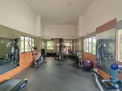 Apartamento de 4 alcobas en venta en Loma De Los Bernal, Medellín, 110 m² · foto 19 de 20