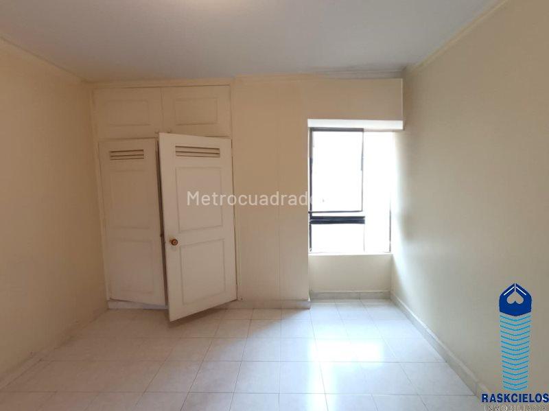 Apartamento Amplio de 3 Alcobas en Estadio - 9