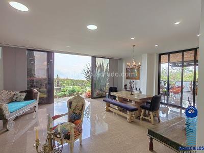 Casa de 3 alcobas en venta en El Poblado, Medellín, 450 m² · foto 3 de 20