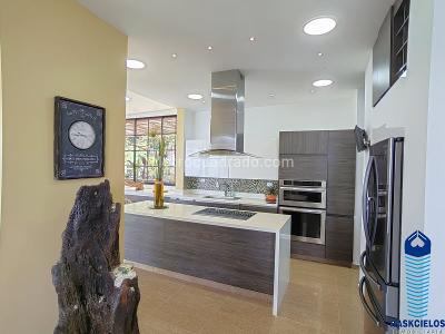 Casa de 3 alcobas en venta en El Poblado, Medellín, 450 m² · foto 5 de 20