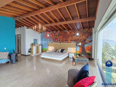 Casa de 3 alcobas en venta en El Poblado, Medellín, 450 m² · foto 8 de 20