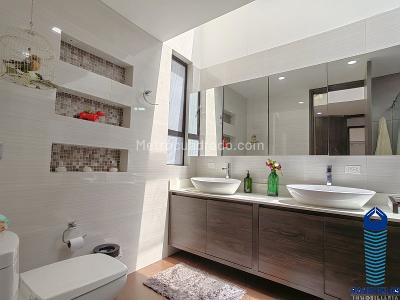 Casa de 3 alcobas en venta en El Poblado, Medellín, 450 m² · foto 9 de 20