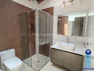 Casa de 3 alcobas en venta en El Poblado, Medellín, 450 m² · foto 11 de 20