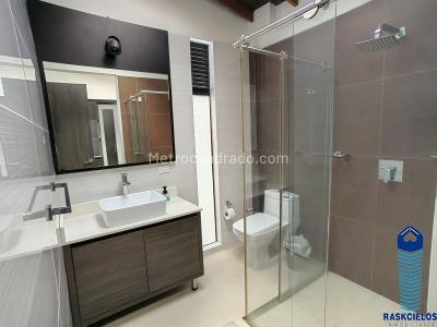 Casa de 3 alcobas en venta en El Poblado, Medellín, 450 m² · foto 14 de 20