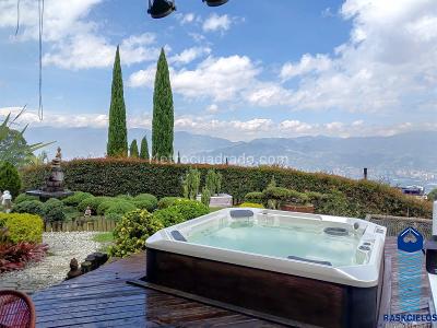 Casa de 3 alcobas en venta en El Poblado, Medellín, 450 m² · foto 18 de 20