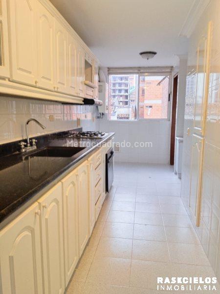 3BR Apartment in Laureles with Panoramic City View - 2