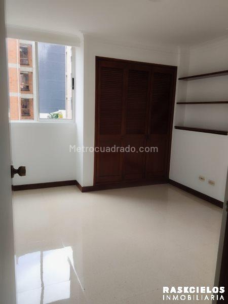 3BR Apartment in Laureles with Panoramic City View - 8