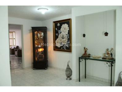 Casa de 4 alcobas en venta en El Nogal, Medellín, 250 m² · foto 3 de 11