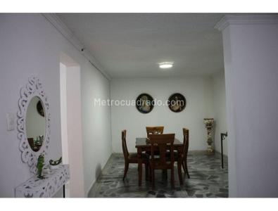Casa de 4 alcobas en venta en El Nogal, Medellín, 250 m² · foto 4 de 11