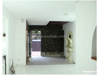 Casa de 4 alcobas en venta en El Nogal, Medellín, 250 m² · foto 11 de 11