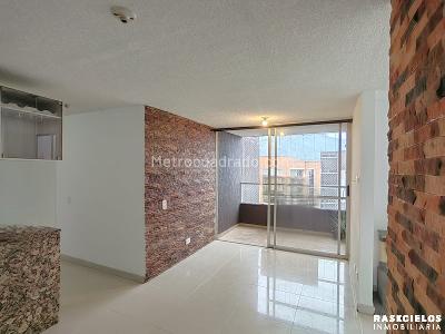 Apartamento de 3 alcobas en venta en Amazonias, Bello, 72 m² · foto 2 de 20