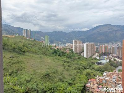 Apartamento de 3 alcobas en venta en Amazonias, Bello, 72 m² · foto 4 de 20