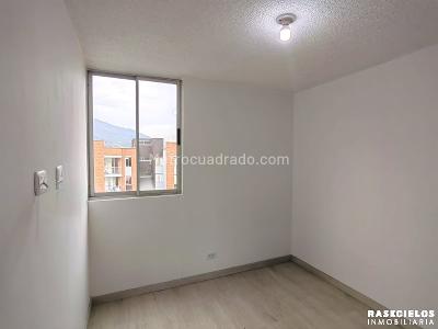 Apartamento de 3 alcobas en venta en Amazonias, Bello, 72 m² · foto 13 de 20