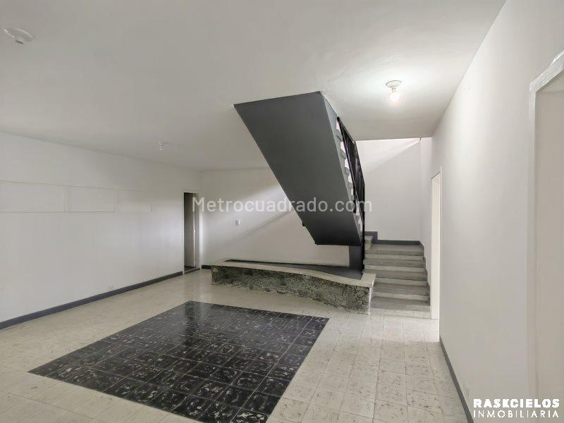 Casa comercial de 5 Alcobas en Laureles, cerca a UPB - 5