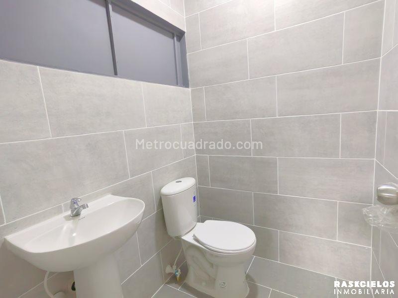 Casa comercial de 5 Alcobas en Laureles, cerca a UPB - 7