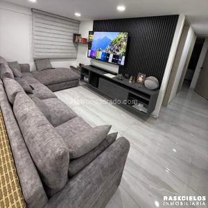 Apartamento en venta en La Almeria, Medellín · foto 3 de 8