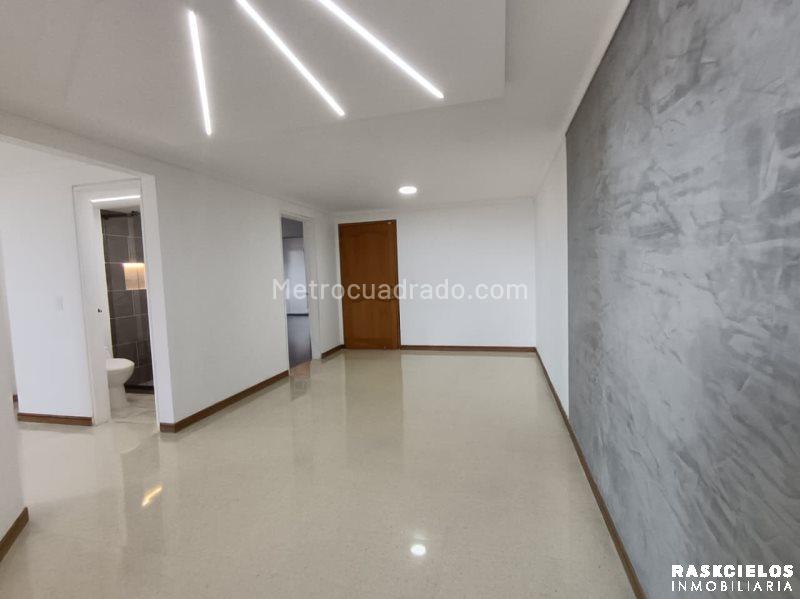 Cozy 2BR Apartment in El Nogal - 4