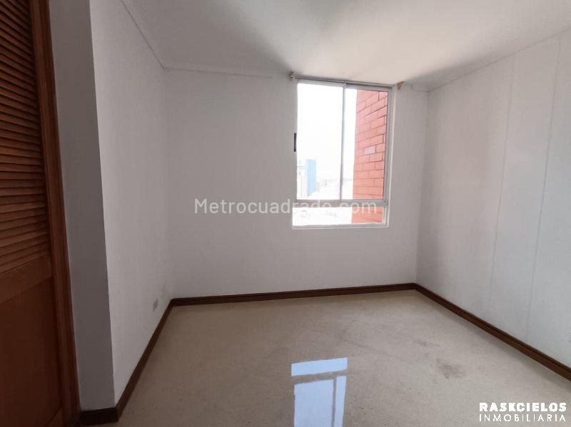 Cozy 2BR Apartment in El Nogal - 8