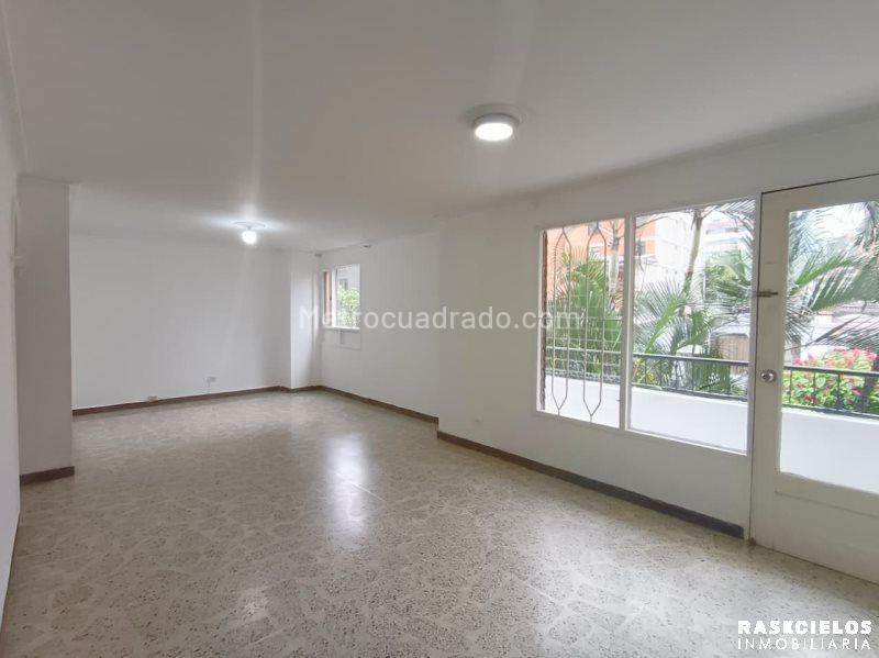 Spacious 3BR Apartment in El Nogal - 3