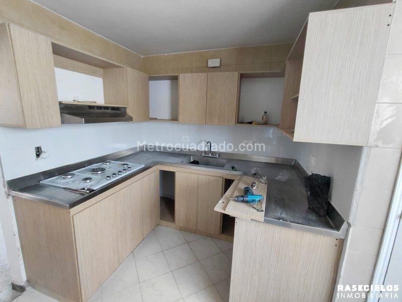 Spacious 3BR Apartment in El Nogal - 4
