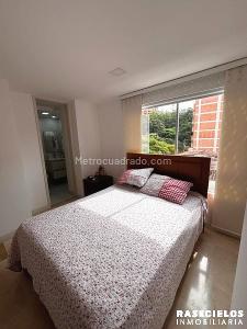 Apartamento de 3 alcobas en venta en La Castellana, Medellín, 146 m² · foto 6 de 13