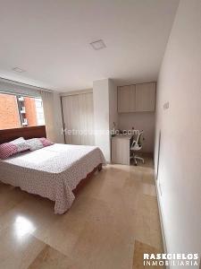 Apartamento de 3 alcobas en venta en La Castellana, Medellín, 146 m² · foto 8 de 13