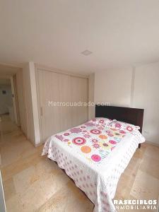 Apartamento de 3 alcobas en venta en La Castellana, Medellín, 146 m² · foto 9 de 13