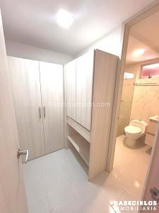 Apartamento de 3 alcobas en venta en La Castellana, Medellín, 146 m² · foto 11 de 13
